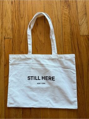 Still here New York tote bag